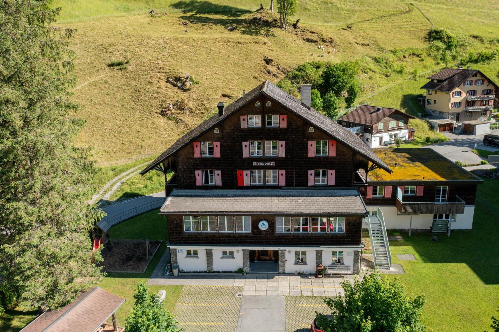 Engelberg Youth Hostel Exterior foto